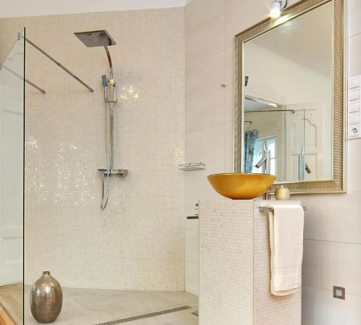 Amazing View Designer Home With Sauna And Jacuzzi 3 Min To Opera House Budapest Apartment