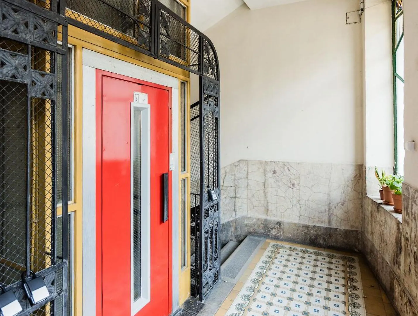 Amazing View Designer Home With Sauna And Jacuzzi 3 Min To Opera House Budapest Apartment