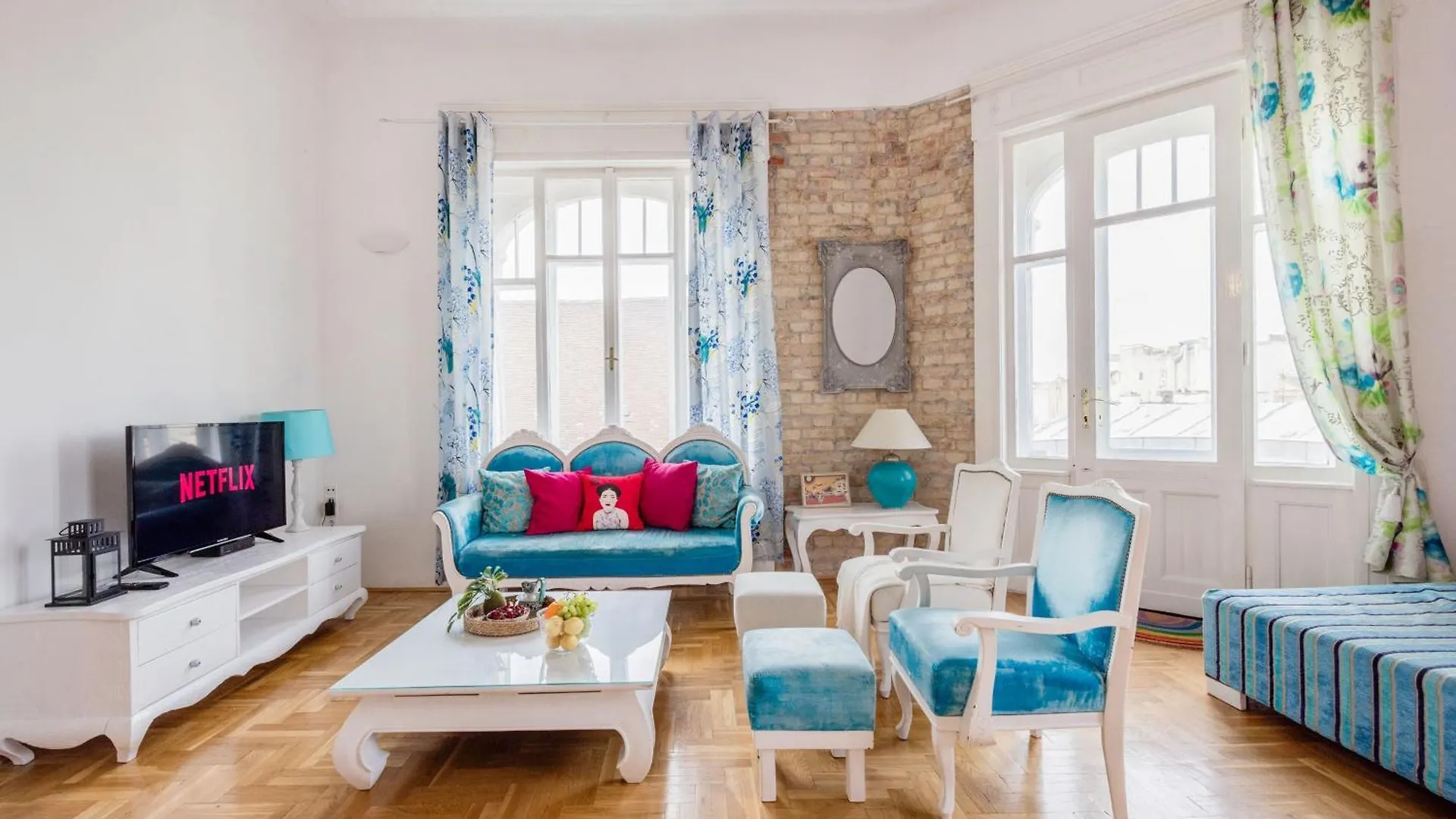 Amazing View Designer Home With Sauna And Jacuzzi 3 Min To Opera House Budapest