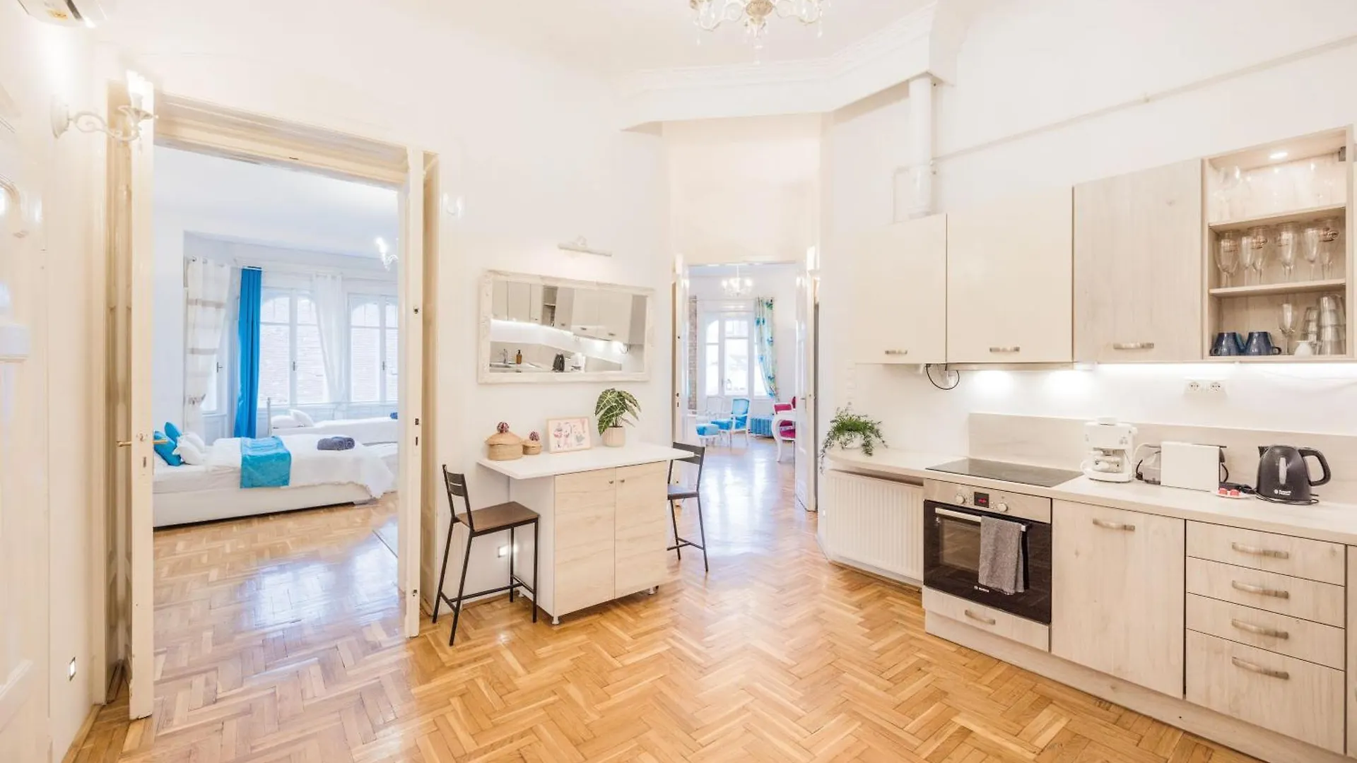 Amazing View Designer Home With Sauna And Jacuzzi 3 Min To Opera House Budapest Hungary