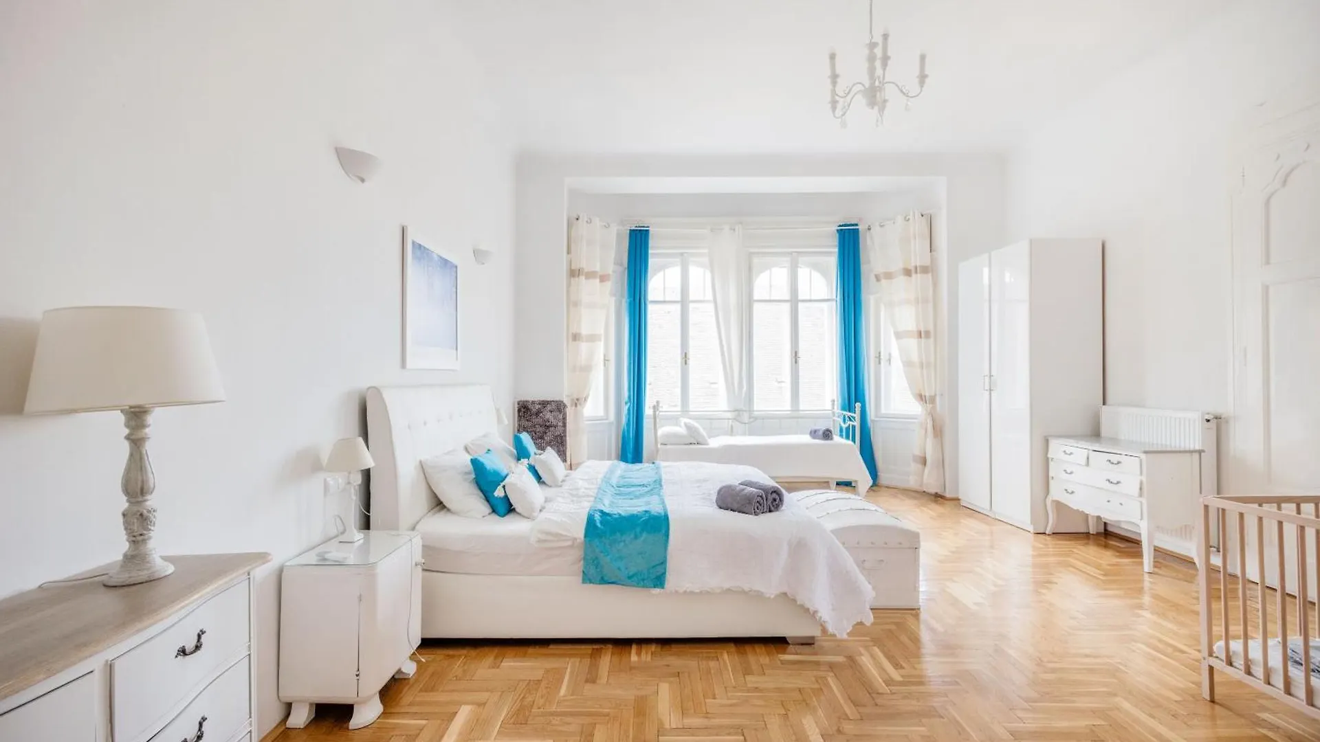 Amazing View Designer Home With Sauna And Jacuzzi 3 Min To Opera House Budapest